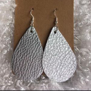 Silver metallic teardrop leather fishhook earrings